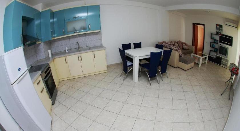 Sea View Apartments Saranda Bagian luar foto