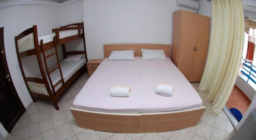 Sea View Apartments Saranda Bagian luar foto